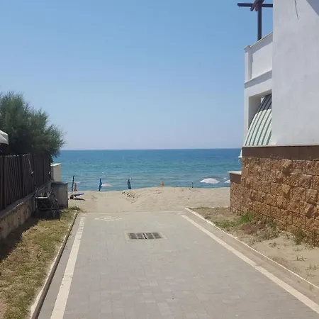 A 50 Metri Dal Mare *